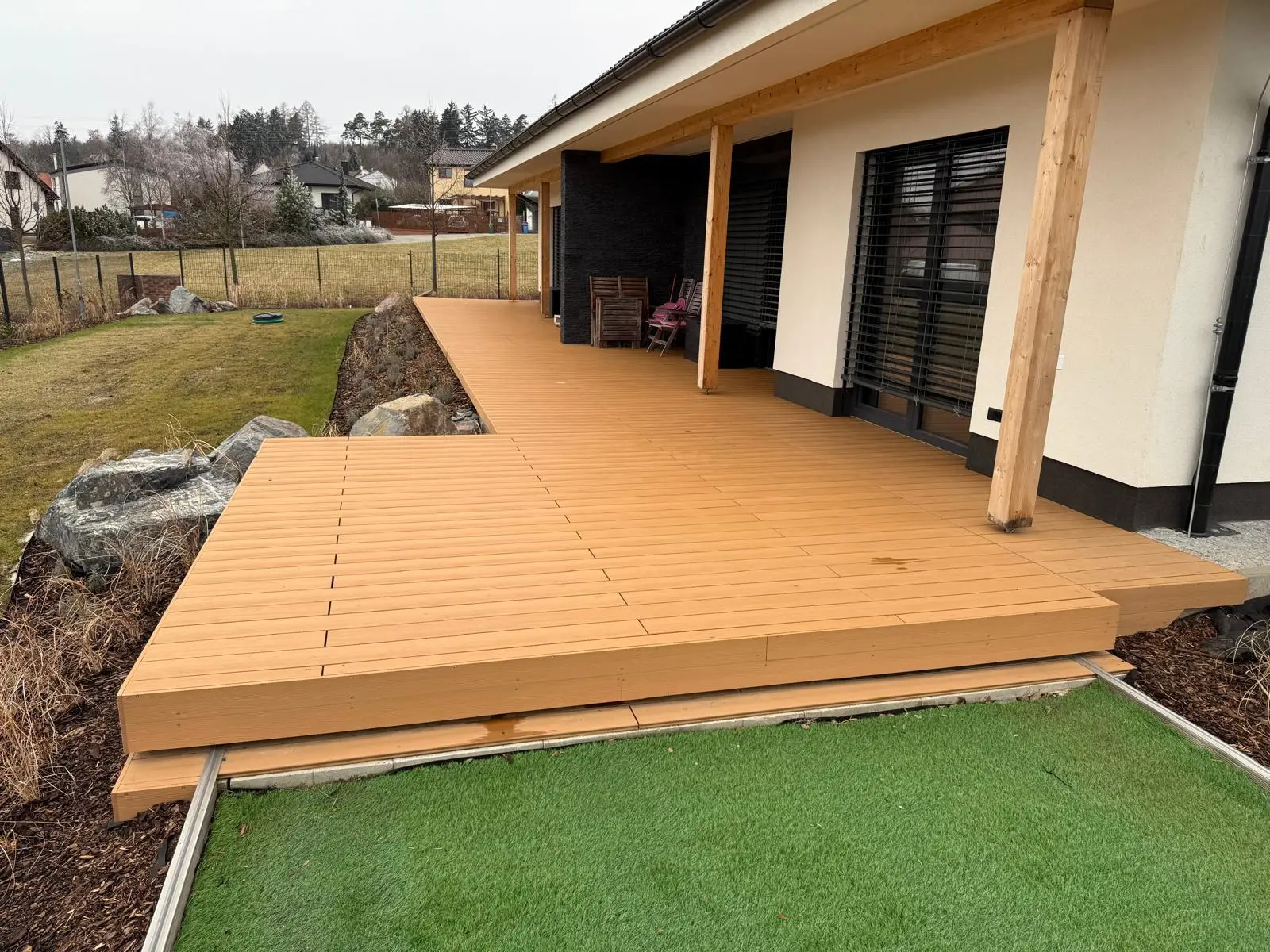 SPA-Thermoabdeckung Referenzprojekt WPC Teak, Foto 1