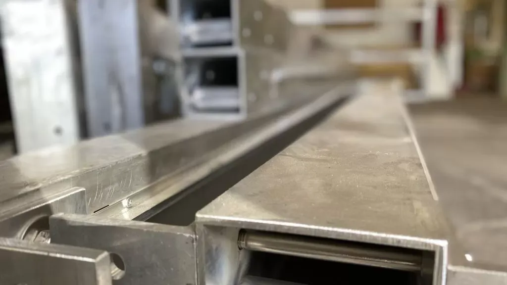 Aluminiumkonstruktion einer mobilen Poolterrasse